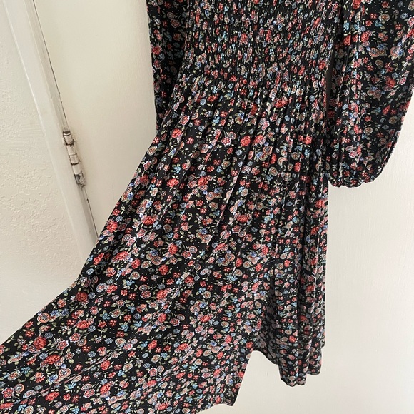 Gorgeous floaty floral dress! - Picture 7 of 7